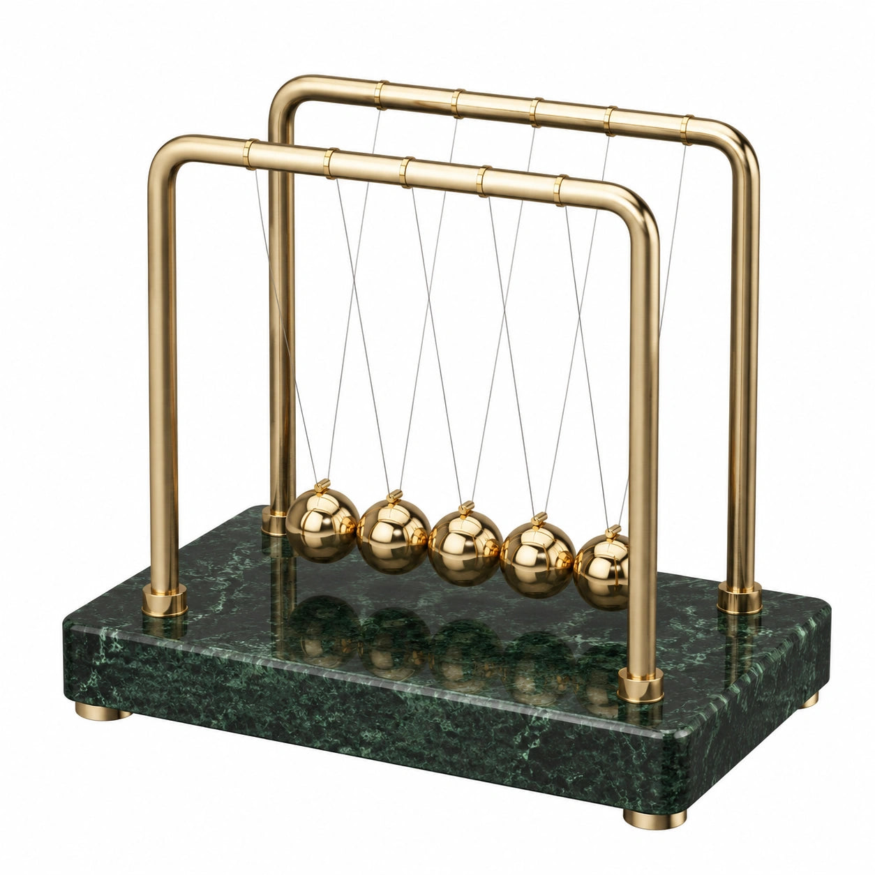 Pendule de Newton doré avec base en marbre vert